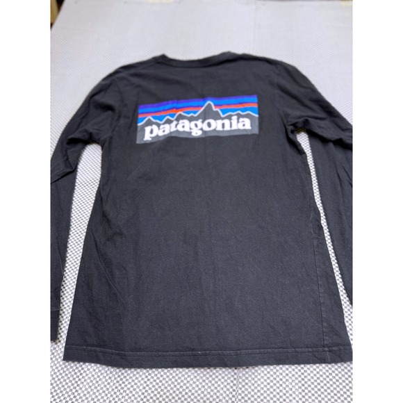 Patagonia Long Sleeve T-Shirt Mens Black Graphic Logo Regular Fit Outdoor - Picture 1 of 7